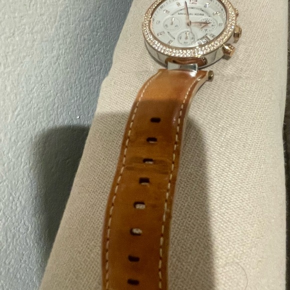 Michael Kors Rose Gold Chronograph with  Leather Band No scratches main image 10